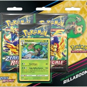 Pokémon Confezione da Tre Buste dell'Espansione Pokemon Zenit Regale - Collezione con Spilla (ITA) (Rillaboom)  - ITALIANO
