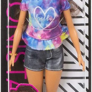 Barbie Fashionistas Bambola con Maglietta Hippie, FYB31-FBR37