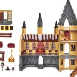 Harry Potter Castello di Hogwarts, con 12 accessori, luci, suoni e bambola Hermione esclusiva, Spin Master 6061842 - immagine 2