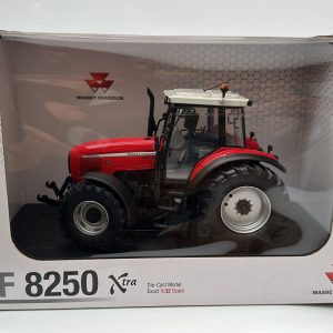 UNIVERSAL HOBBIES COLLECTION MASSEY FERGUSON MF8250 SCALA 1:32 UH 6257