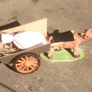 STATUINE DA PRESEPE AMBIENTAZIONE BUE CON CARRO TRASPORTA SACCO E ATTREZZATURA versione economia