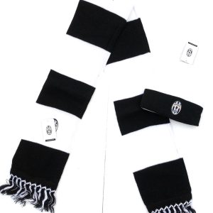 SCIARPA TUBOLARE JUVENTUS LOGO OVALE UFFICIALE 19 X 150-160 CM CIRCA  + BERRETTO - ZUCCOTTO - CAPPELLO TAGLIA UNICA -SONO PRESENTI 2 TIPI DI BERRETTO , VERRA' SPEDITO A DISCREZIONE DEL MAGAZZINO - OTTIMO REGALO -