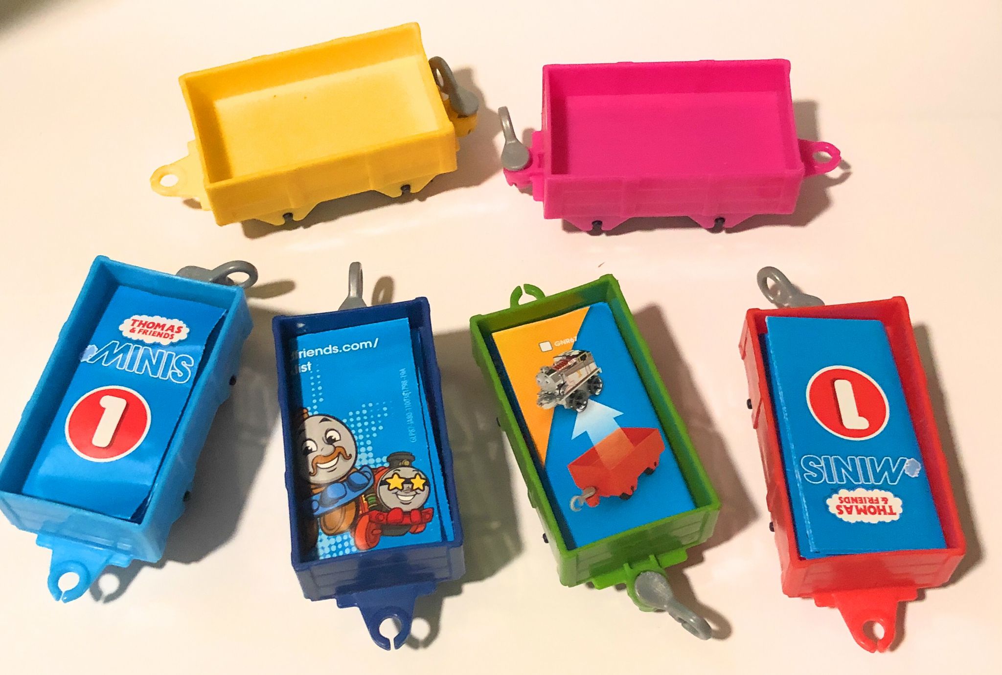 TRENINO THOMAS MODELLO N GLP96  - 3,5 CM CIRCA - CON GANCI CIRCA 5 CM E ALTEZZA CIRCA 3 CM - immagine 2
