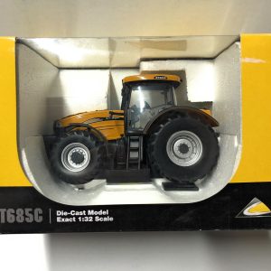UNIVERSAL HOBBIES COLLECTION CHALLENGHER MT 685C UH 2817 scala 1/32