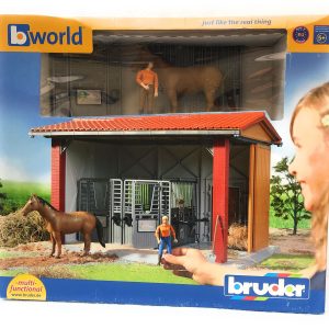 Bruder 62520 - STALLA CON PERSONAGGIO CAVALLO E DONNA - scala 1/16