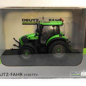 UNIVERSAL HOBBIES COLLECTIOM DEUTZ-FAHR 5130 TTV 4226 scala 1/32