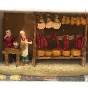 STATUINE DA PRESEPE AMBIENTAZIONE VENDITORE DI FORMAGGI E PROSCIUTTI 8033113390593