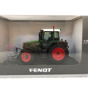 UNIVERSAL HOBBIES COLLECTION FENDT 820 SCALA 1/32 UH 2652