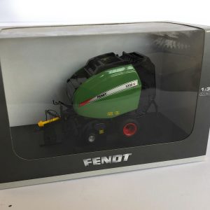 UNIVERSAL HOBBIES COLLECTION PRESSA FENDT 5200 V  SCALA 1/32 UH  4014