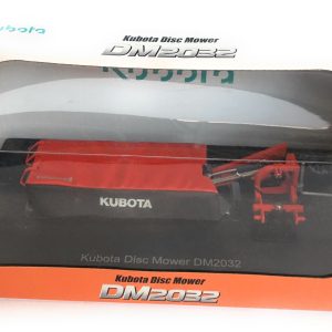 UNIVERSAL HOBBIES  COLLECTION FALCIATRICE KUBOTA DM2032 UH 4864 SCALA 1/32