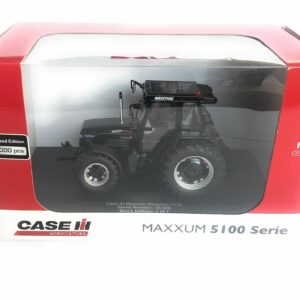 UNIVERSAL HOBBIES COLLECTION CASE MAXXUM BLACK 5100  UH 4207 SCALA 1/32