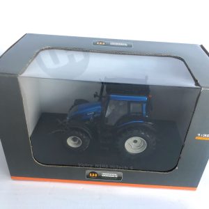 UNIVERSAL HOBBIES COLLECTION VALTRA N103 HITECH 5 UH 4210 SCALA 1/32