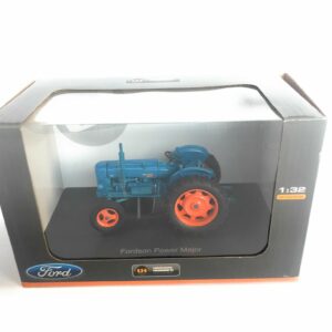 UNIVERSAL HOBBIES COLLECTION FORDSON POWER MAJOR  UH 2636 SCALA 1/32