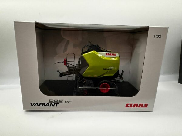 UNIVERSAL HOBBIES  COLLECTION CLAAS VARIANT 585 RC UH  SCALA 1/32  UH 2664040