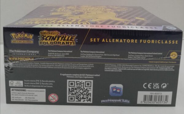 Pokémon, set Allenatore Fuoriclasse dell’espansione Scarlatto e Violetto Scintille Folgoranti, edizione italiano - immagine 2