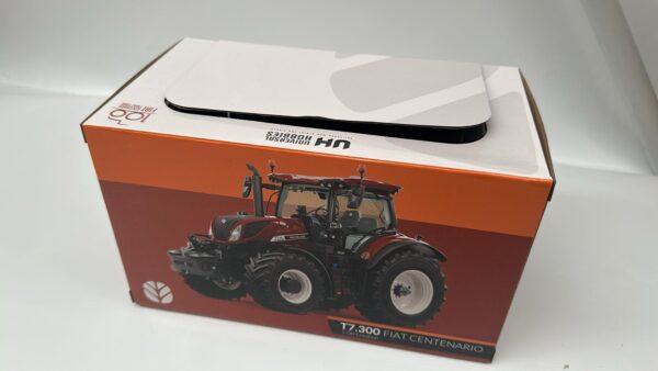 UNIVERSAL HOBBIES FIAT CENTENARIO NEW HOLLAND T7.300 SCALA  1:32 UH 6797 - immagine 3