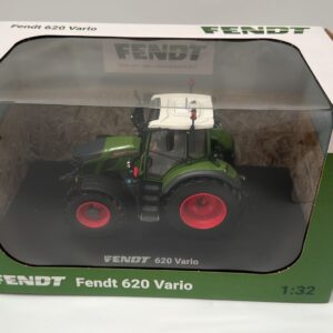 UNIVERSAL HOBBIES NEW FENDT 620 VARIO  SCALA 1:32 UH 6666
